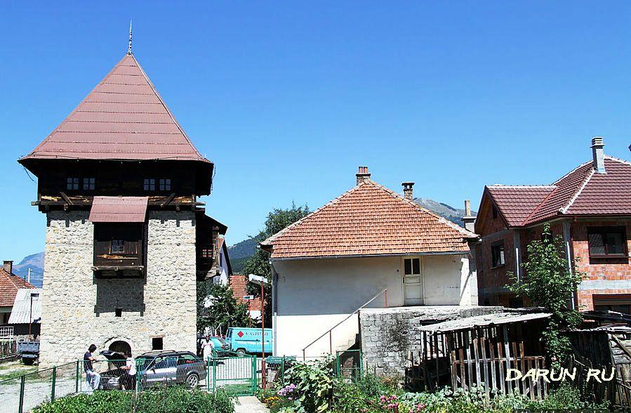 Башня Реджипаджичей в Плаве Черногория