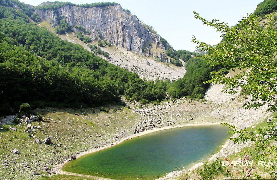 Озеро Стабина рядом с Плужине