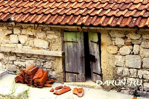 Местный колорит каменных черногорских домов